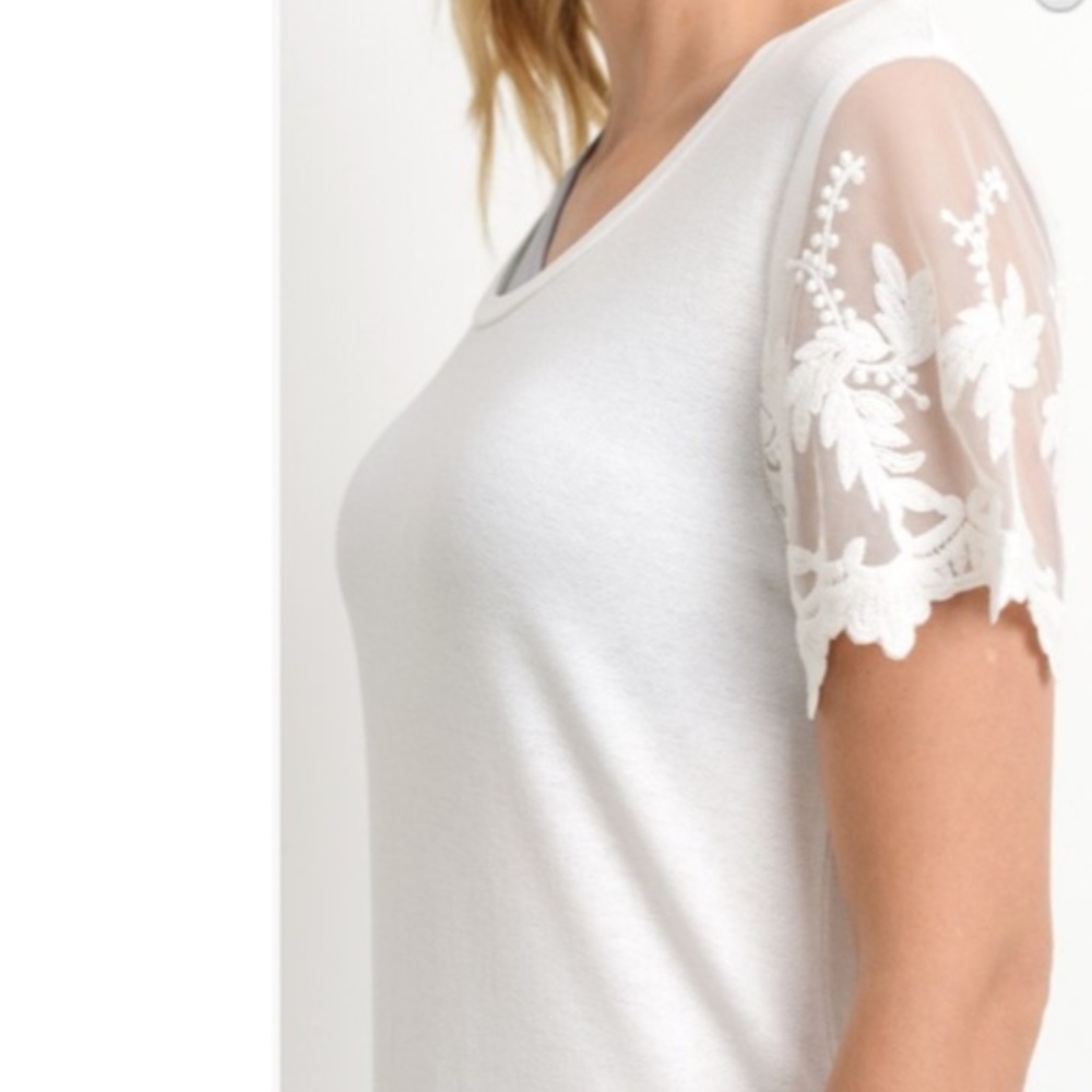 NEW Lace Sleeve Stretch Shimmer White Tee S M L